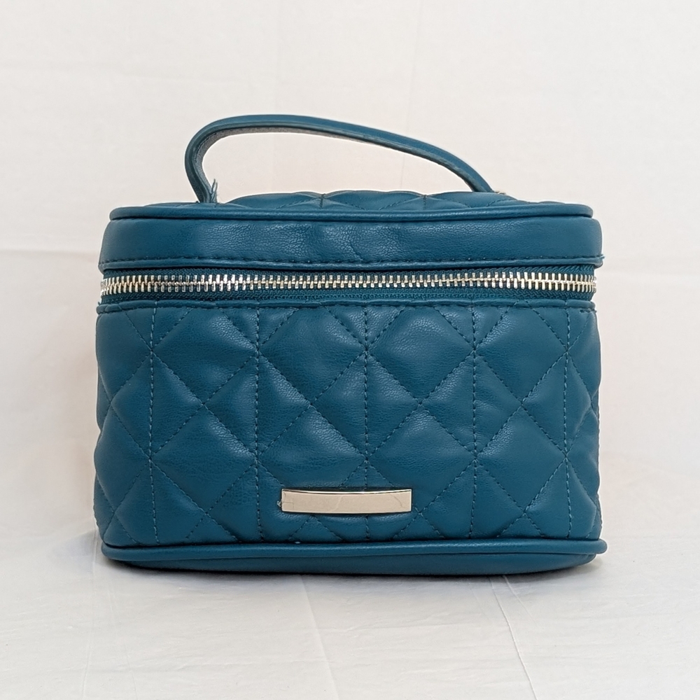Bundle Only - No Boundaries Quilted Teal Crossbody Bag